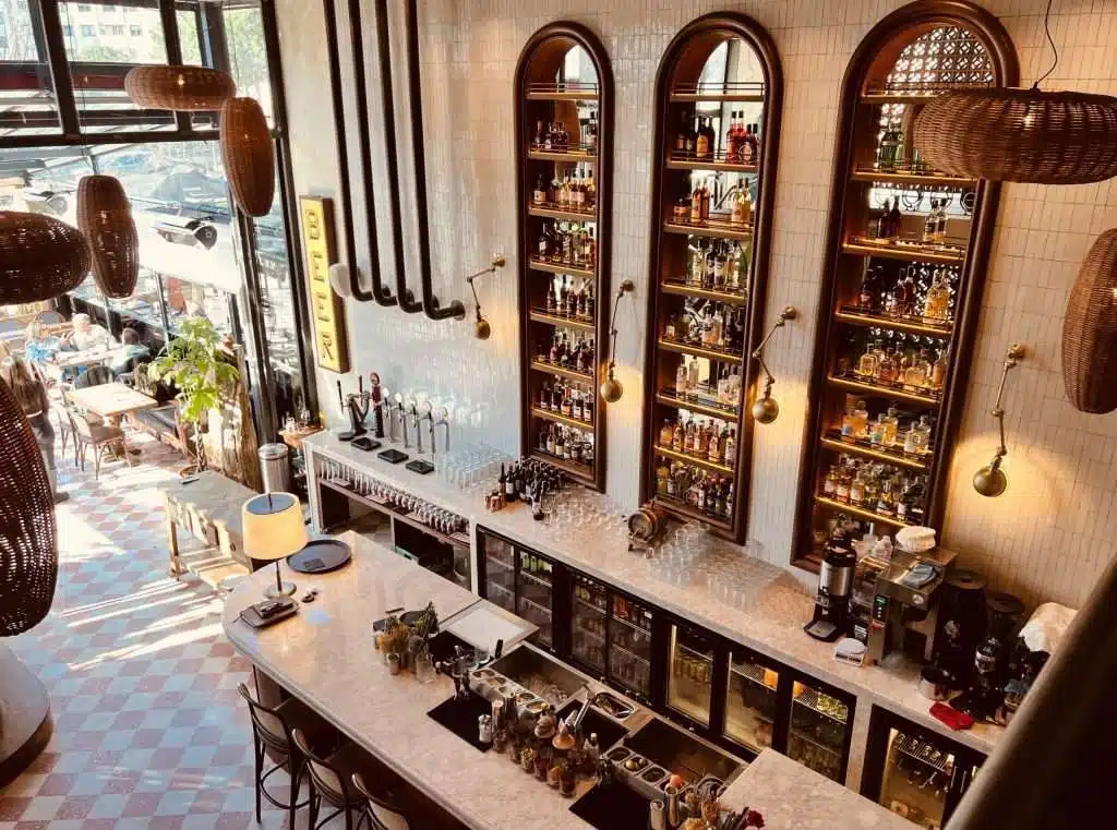 Acıbadem Bar: pavo