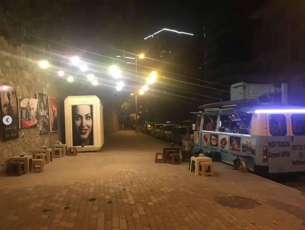 Kadıköy Dumlupınar Mahallesi Restoran